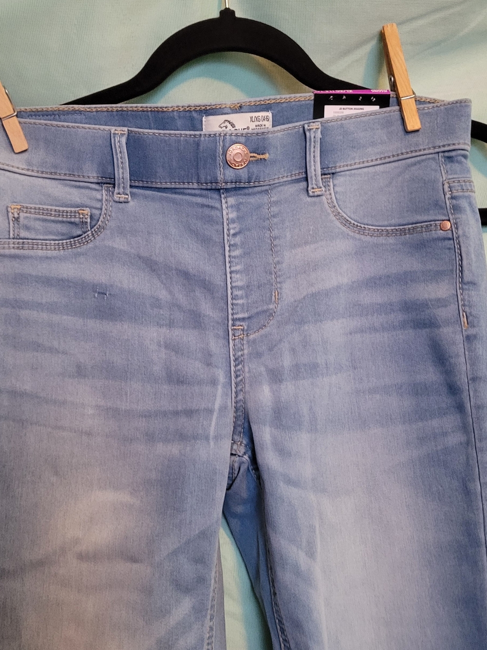 Jordache Men's Light Blue Slim Straight Jeans